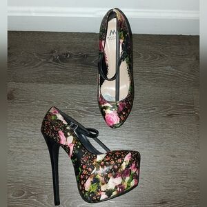 Shoe Dazzle Black and Pink Heels with Stiletto Design